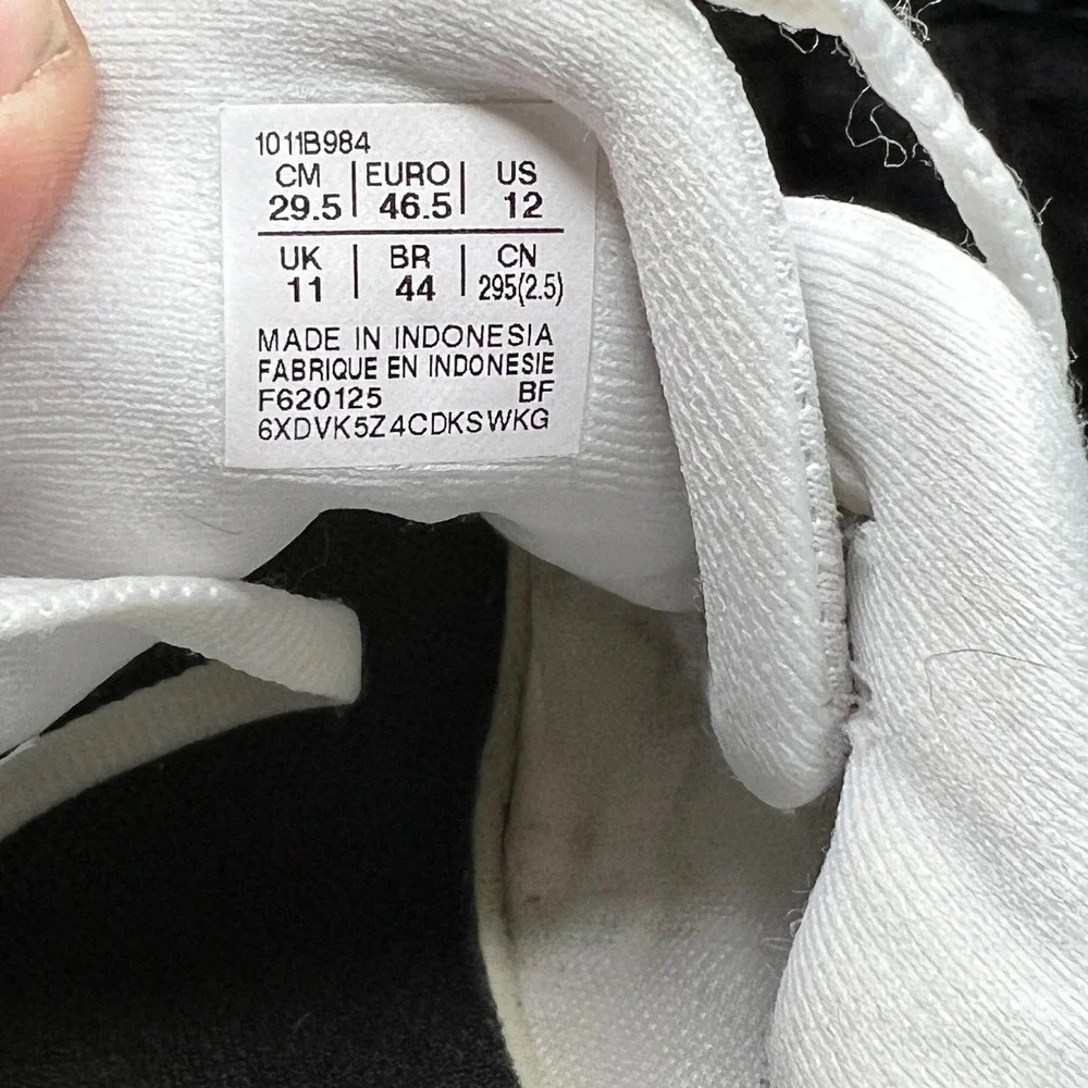 Asics Versablast 4 1011B984 Womens 12 Running Shoes White Black Athletic Sneaker
